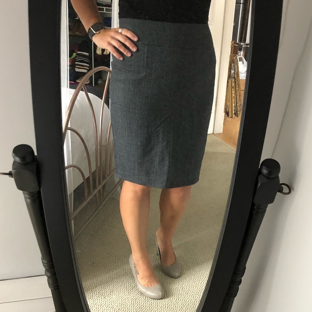 Mossimo Dark Gray Pencil Skirt EUC Sz 12 🖤🤍